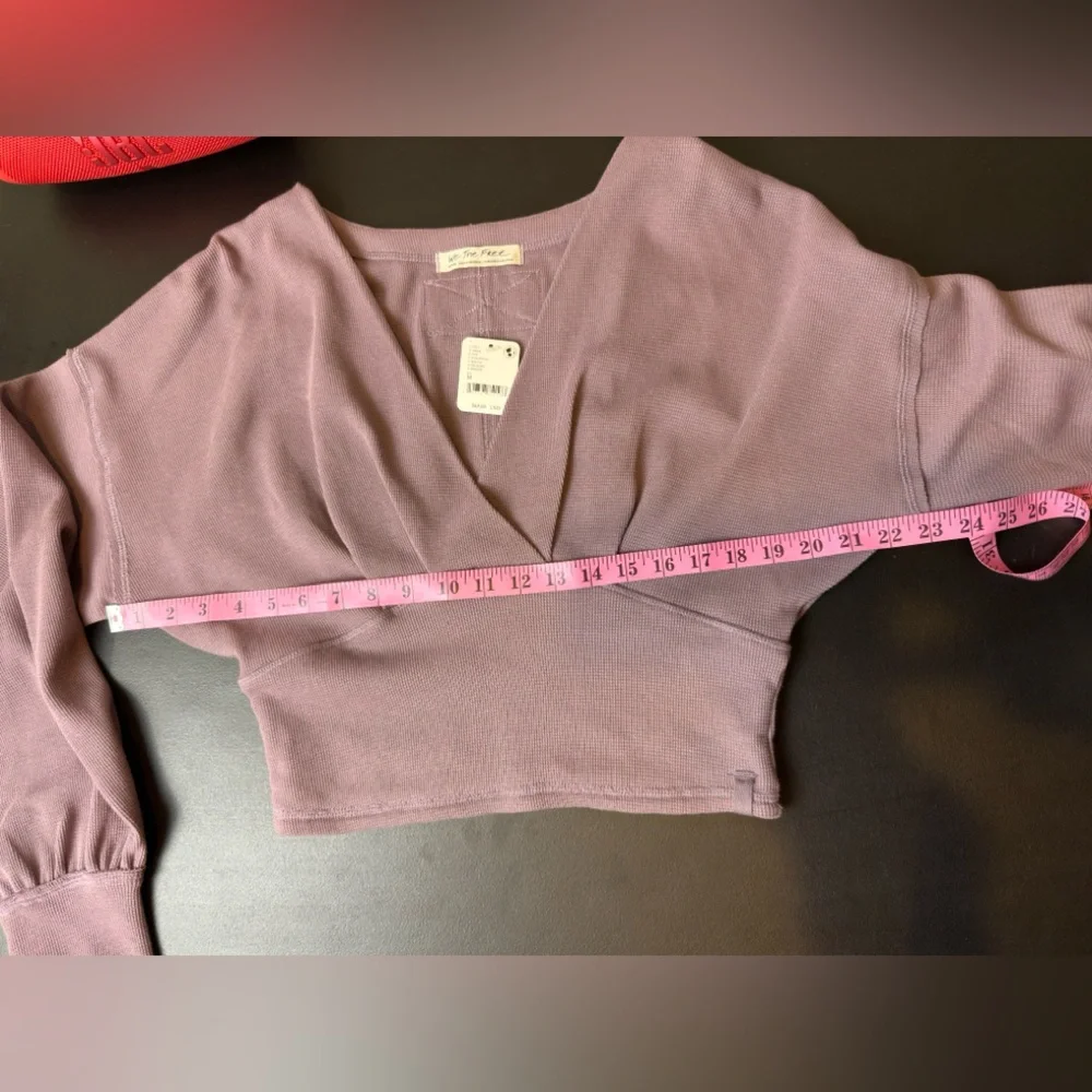 NWT $78 We The Free All Nighter Long Sleeve Surplus Crop Top Free People - Picture 10 of 15